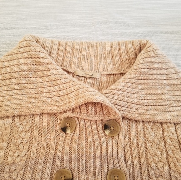 R w and co. Sweater - Picture 4 of 4